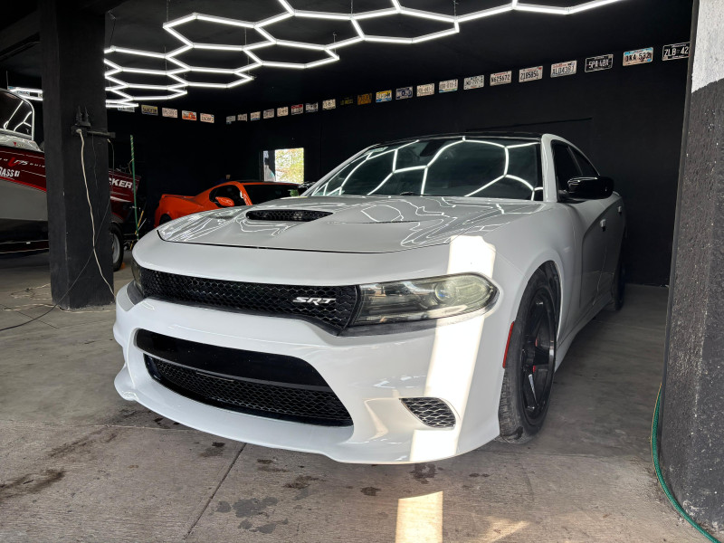 Dodge Charger Hellcat Supercargado