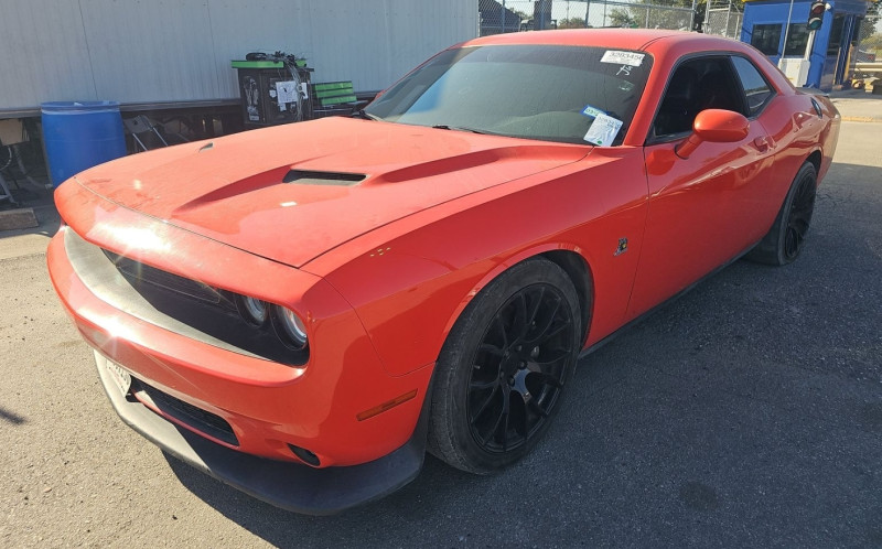 Dodge Challenger Srt-8